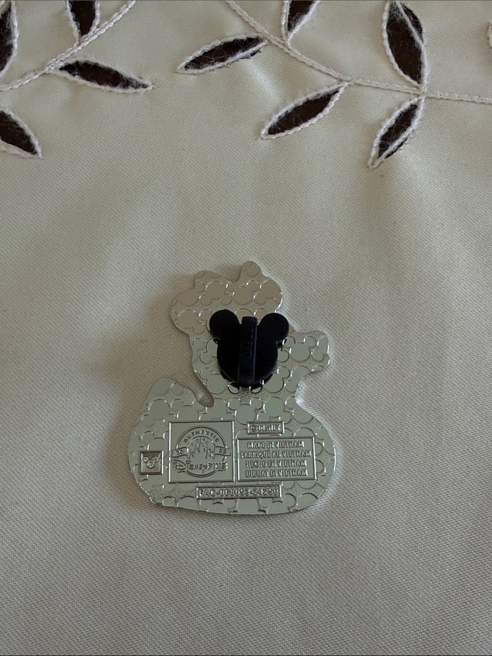 Disney Parks Minnie Mouse Rubber Duck Pin - Picture 2 of 2